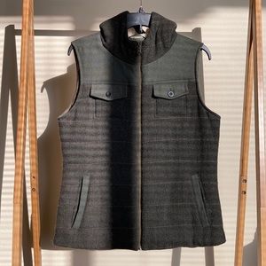 Prana Wool Vest, Forest Green with subtle plaid. Great Condition Wn size Medium